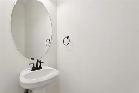 $385,000 | 826 Capistrano Court, Covington, LA 70433