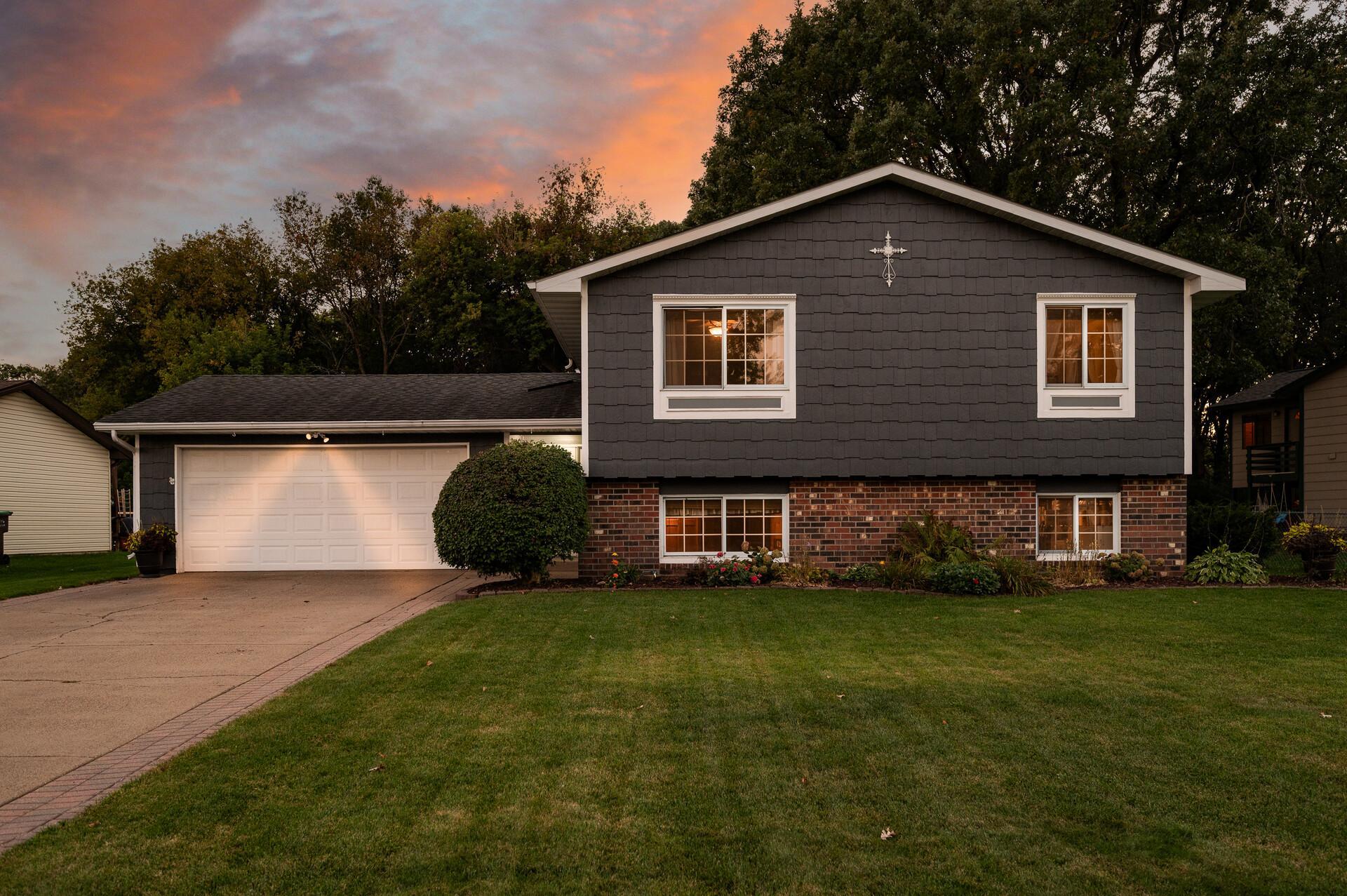 7101 120th Avenue Champlin, MN 55316 - Photo 3 of 46