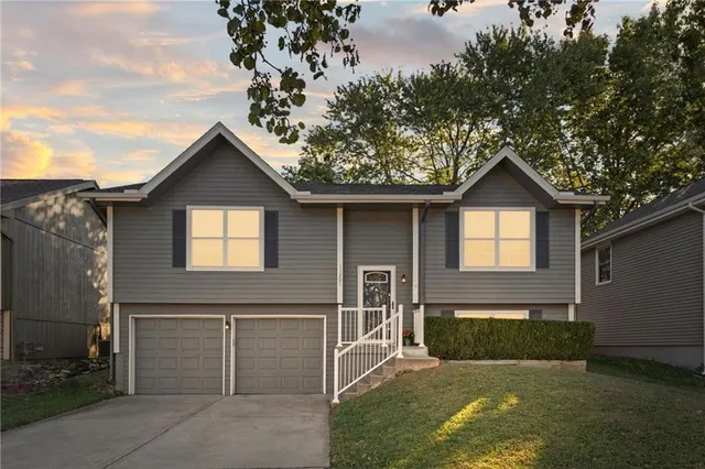 $275,000 | 11207 North Marsh Avenue, Kansas City, MO 64157