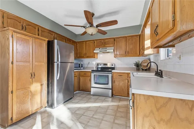 $275,000 | 11207 North Marsh Avenue, Kansas City, MO 64157