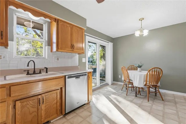 $275,000 | 11207 North Marsh Avenue, Kansas City, MO 64157