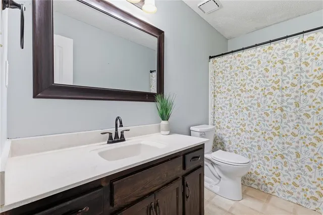 $275,000 | 11207 North Marsh Avenue, Kansas City, MO 64157