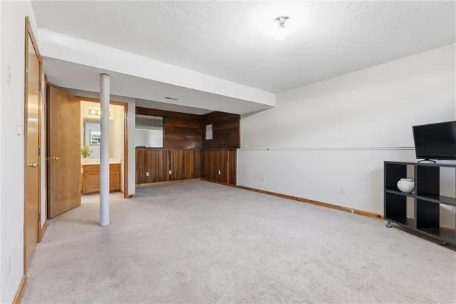 $275,000 | 11207 North Marsh Avenue, Kansas City, MO 64157