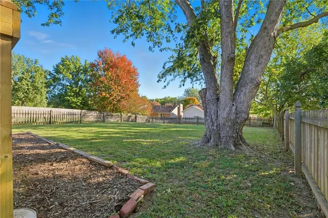 $275,000 | 11207 North Marsh Avenue, Kansas City, MO 64157