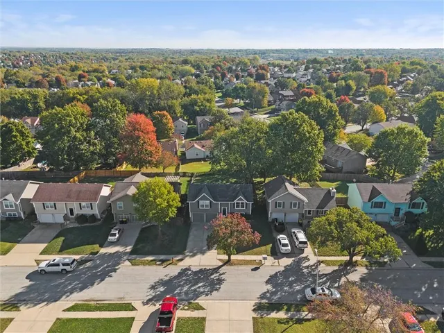 $275,000 | 11207 North Marsh Avenue, Kansas City, MO 64157