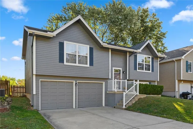 $275,000 | 11207 North Marsh Avenue, Kansas City, MO 64157