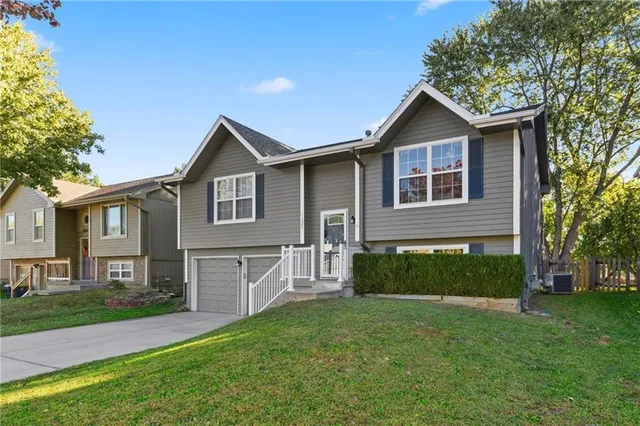 $275,000 | 11207 North Marsh Avenue, Kansas City, MO 64157