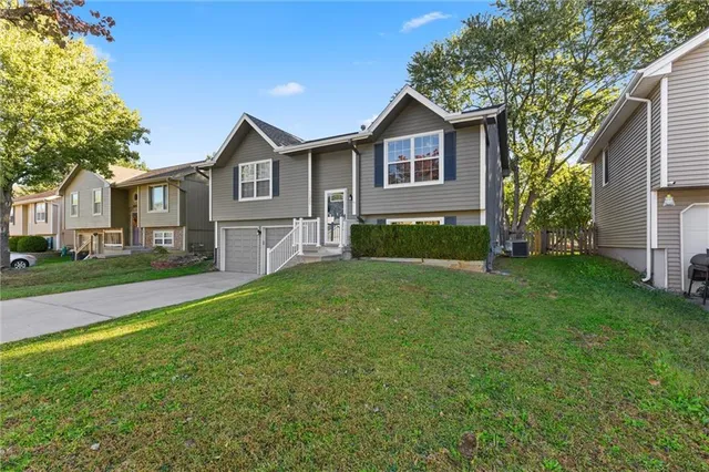 $275,000 | 11207 North Marsh Avenue, Kansas City, MO 64157