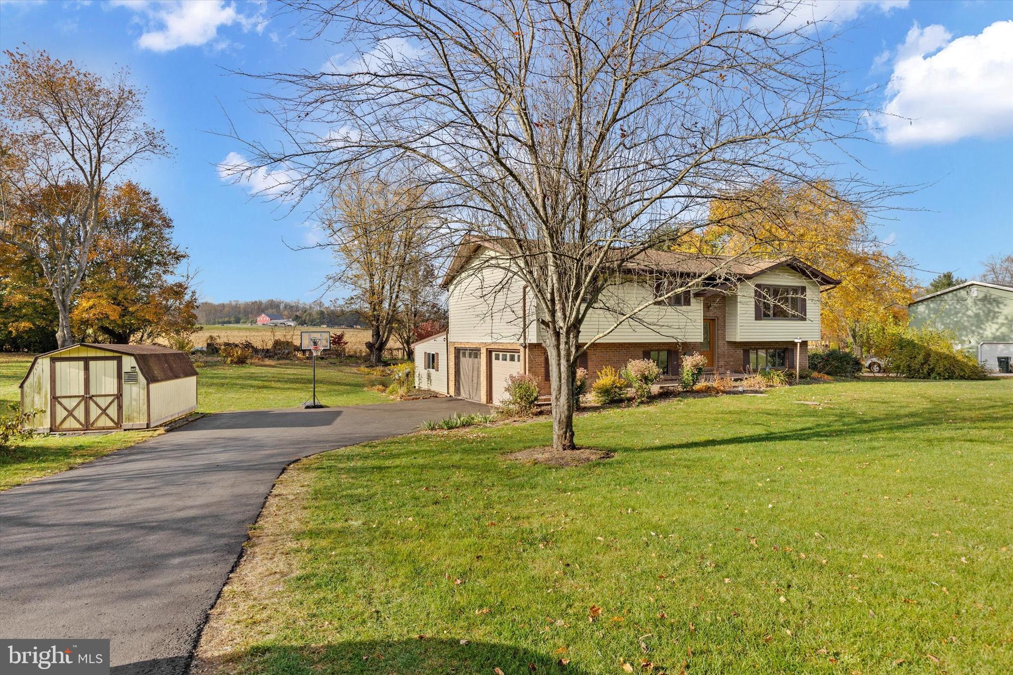 104 Stonehouse Road Carlisle, PA 17015 - Photo 3 of 36 Gallery Image 3
