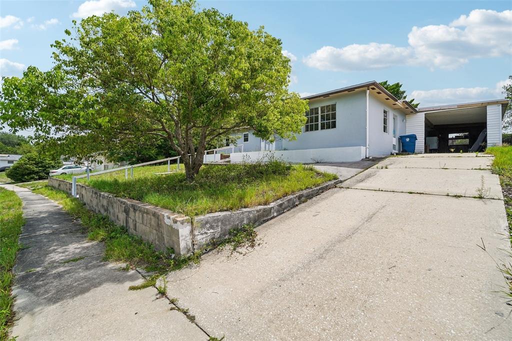 1090 Edgehill Avenue Spring Hill, FL 34606 - Photo 16 of 18