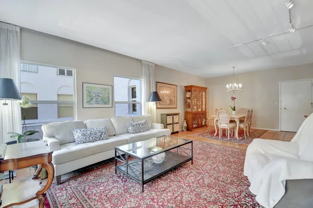 $389,000 | 3230 South Ocean Boulevard, Unit C105, Palm Beach, FL 33480