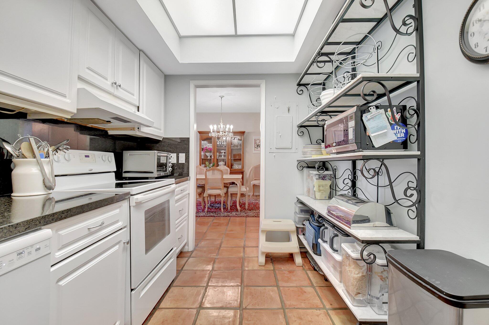 3230 South Ocean Boulevard, Unit C105 Palm Beach, FL 33480 - Photo 17 of 50 27-web-or-mls-DSC_1995