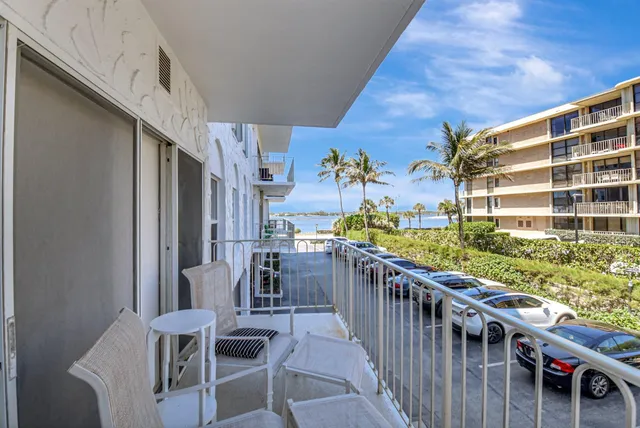 $389,000 | 3230 South Ocean Boulevard, Unit C105, Palm Beach, FL 33480