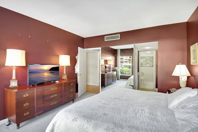 $389,000 | 3230 South Ocean Boulevard, Unit C105, Palm Beach, FL 33480