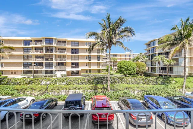 $389,000 | 3230 South Ocean Boulevard, Unit C105, Palm Beach, FL 33480