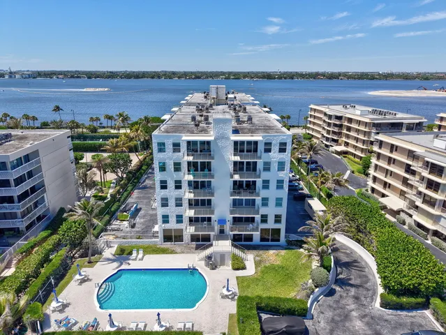 $389,000 | 3230 South Ocean Boulevard, Unit C105, Palm Beach, FL 33480