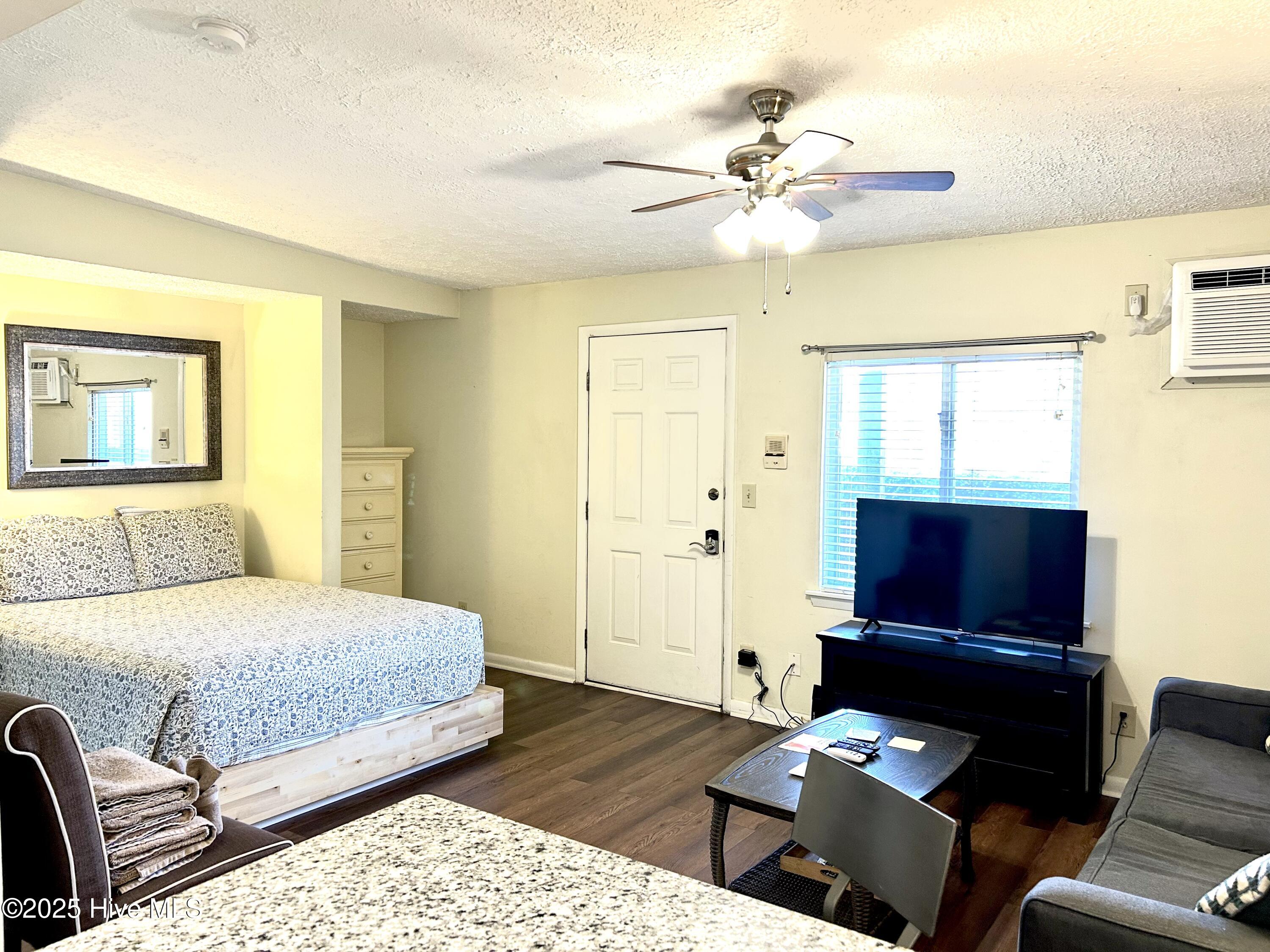 118 Dock Street, Unit 8 Wilmington, NC 28401 - Photo 14 of 32 118DockUnit8-11