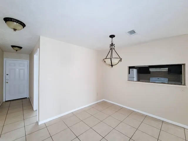 $950 | 1511 Barcelona Way Drive, Baytown, TX 77520