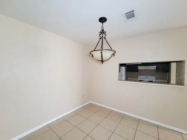 $950 | 1511 Barcelona Way Drive, Baytown, TX 77520