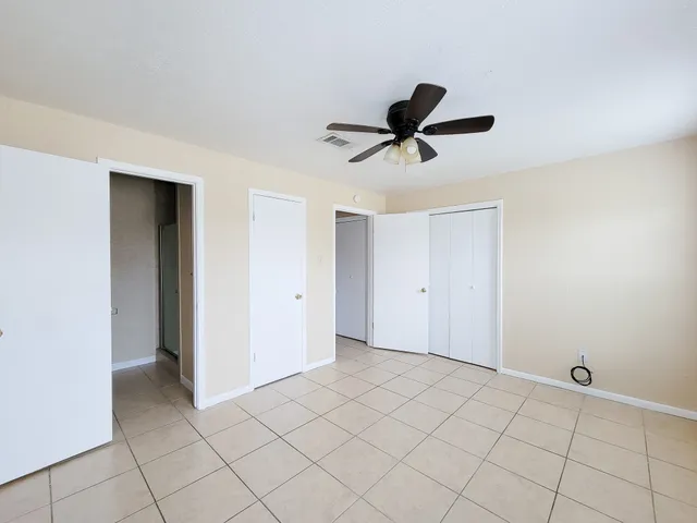 $950 | 1511 Barcelona Way Drive, Baytown, TX 77520