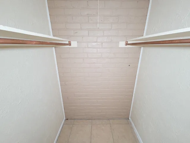 $950 | 1511 Barcelona Way Drive, Baytown, TX 77520