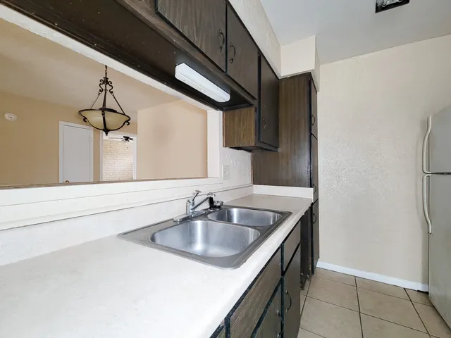 $950 | 1511 Barcelona Way Drive, Baytown, TX 77520