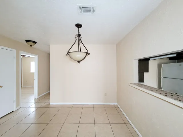 $950 | 1511 Barcelona Way Drive, Baytown, TX 77520