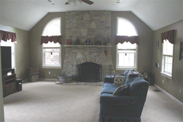 103 Smith Road Charlton, MA 01507 - Photo 21 of 29 Gallery Image 21