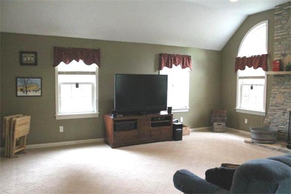 103 Smith Road Charlton, MA 01507 - Photo 23 of 29 Gallery Image 23