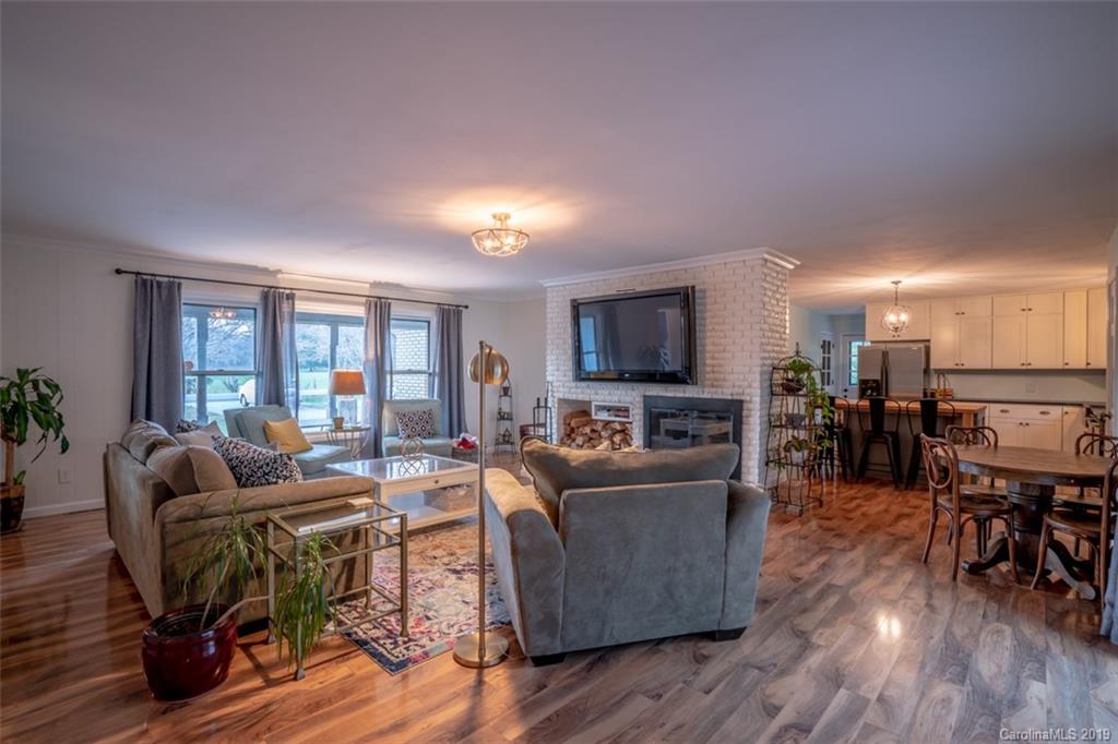 5162 Davidson Road Davidson, NC 28036 - Photo 4 of 24 Gallery Image 4
