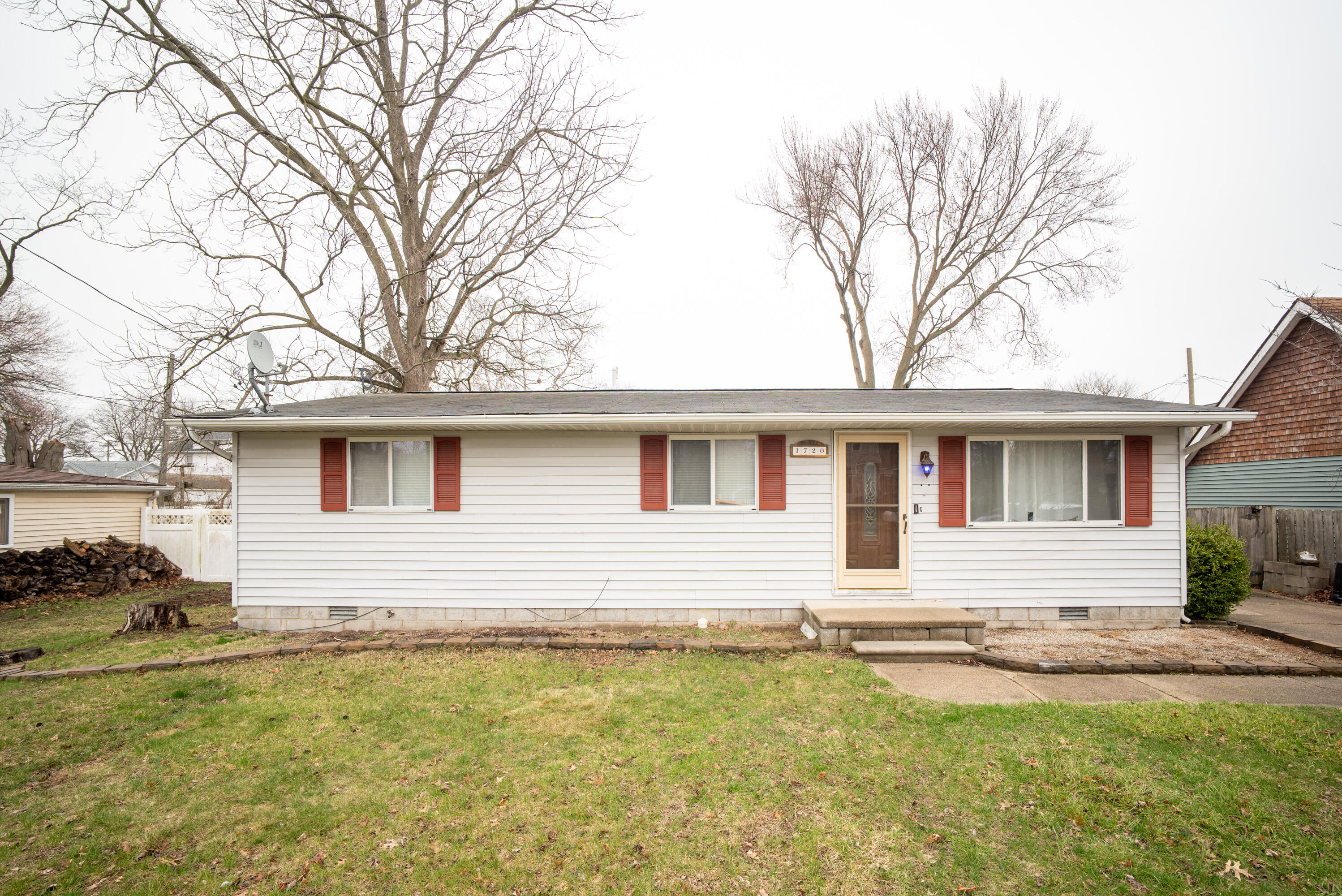 1720 Michigan Street Algonac, MI 48001 - Photo 2 of 32 1