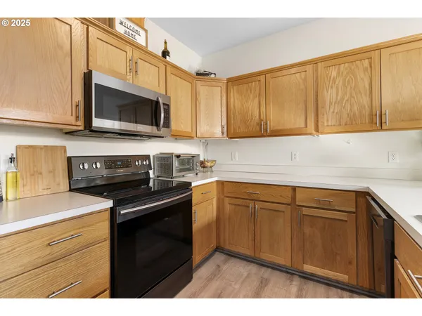 $349,000 | 162 Fenton Avenue, Unit C, Molalla, OR 97038