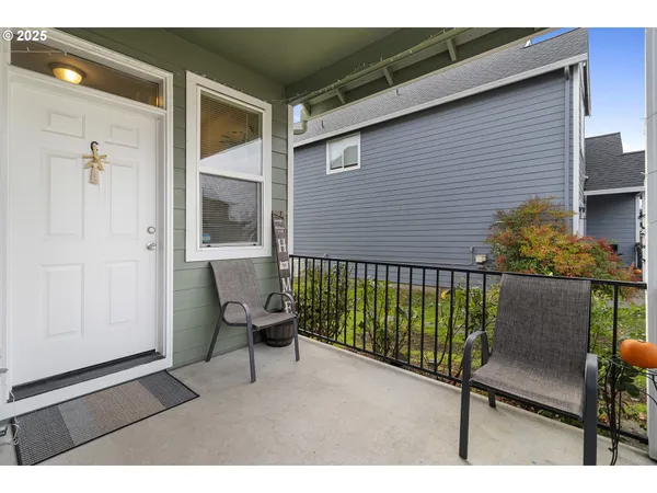 $349,000 | 162 Fenton Avenue, Unit C, Molalla, OR 97038