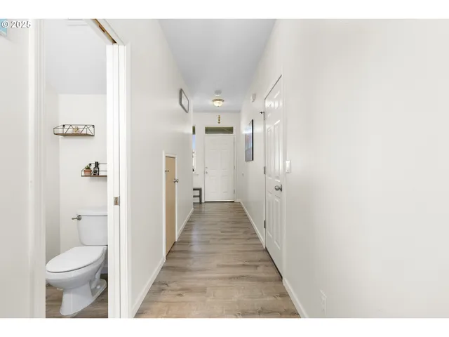 a bathroom with a toilet