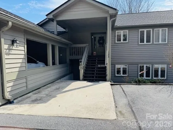 $359,000 | 121 Burning Tree Lane, Unit 121, Flat Rock, NC 28731