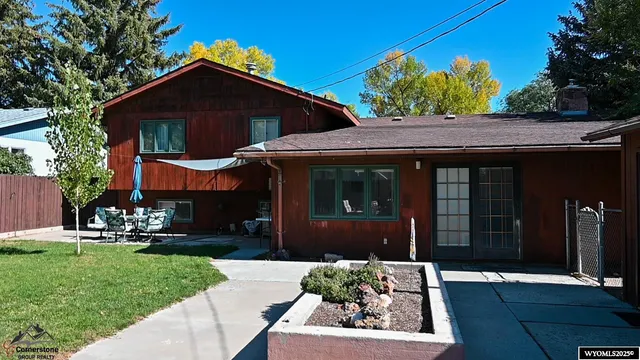 $325,000 | 216 Valley Circle, Riverton, WY 82501