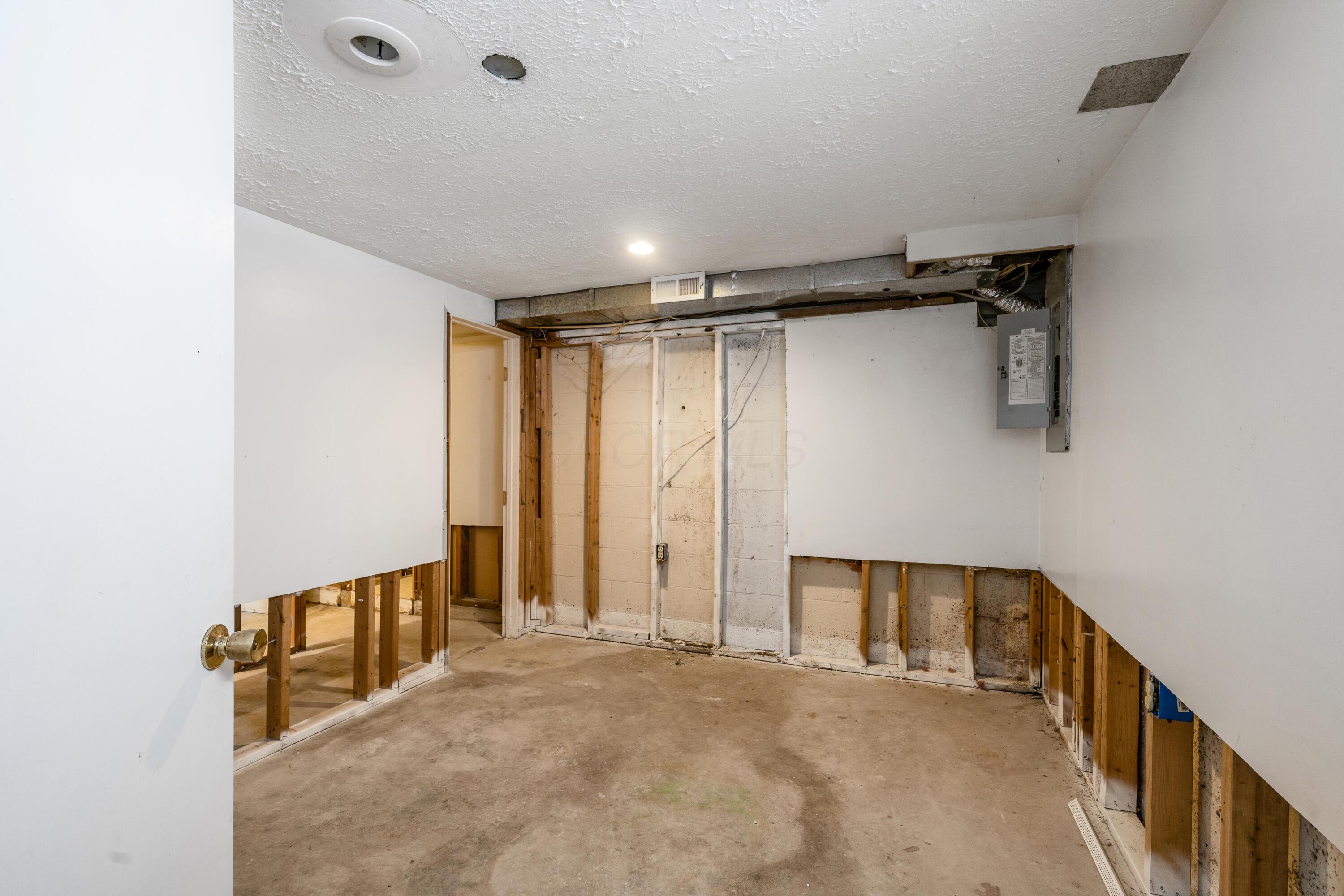 2952 Dover Road Columbus, OH 43209 - Photo 23 of 34 2nd room in this good size basement