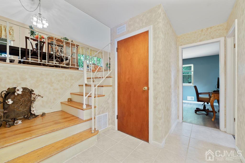 275 Colfax Road North Brunswick, NJ 08902 - Photo 8 of 30 Gallery Image 8