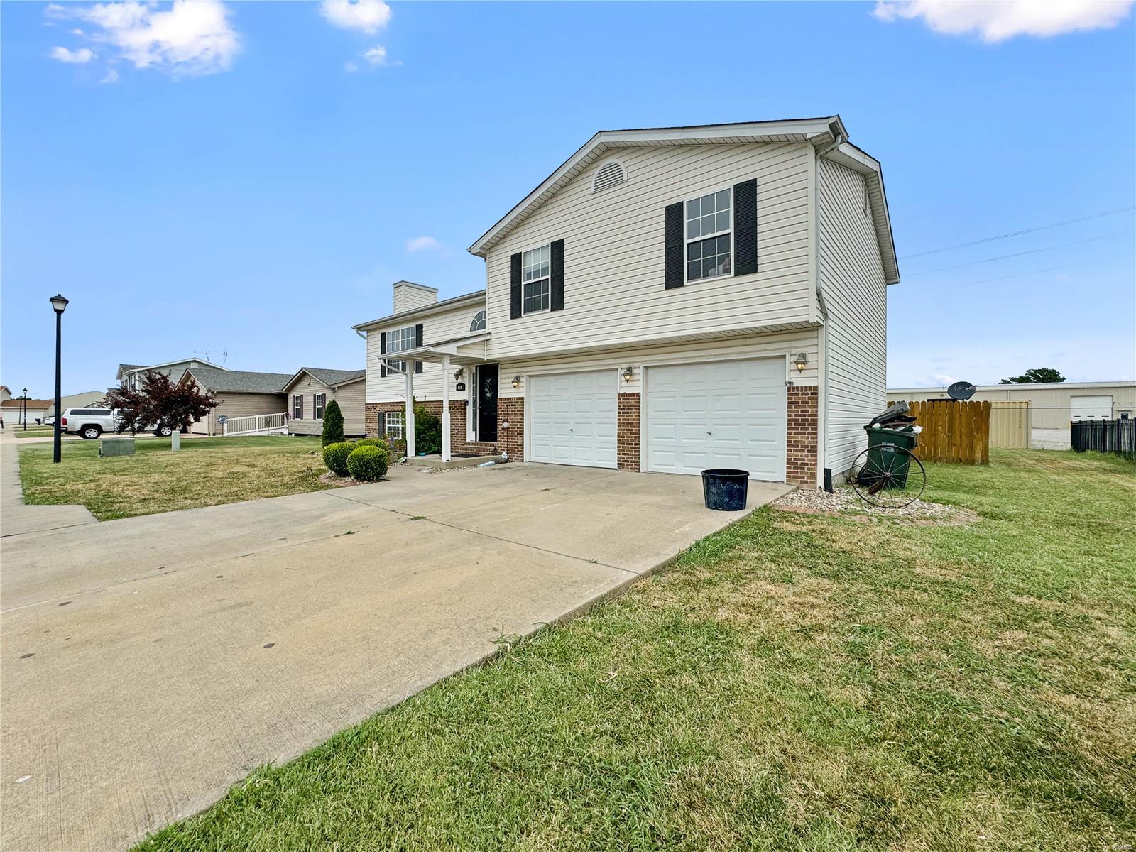 420 Edwin Drive Dupo, IL 62239 - Photo 3 of 42