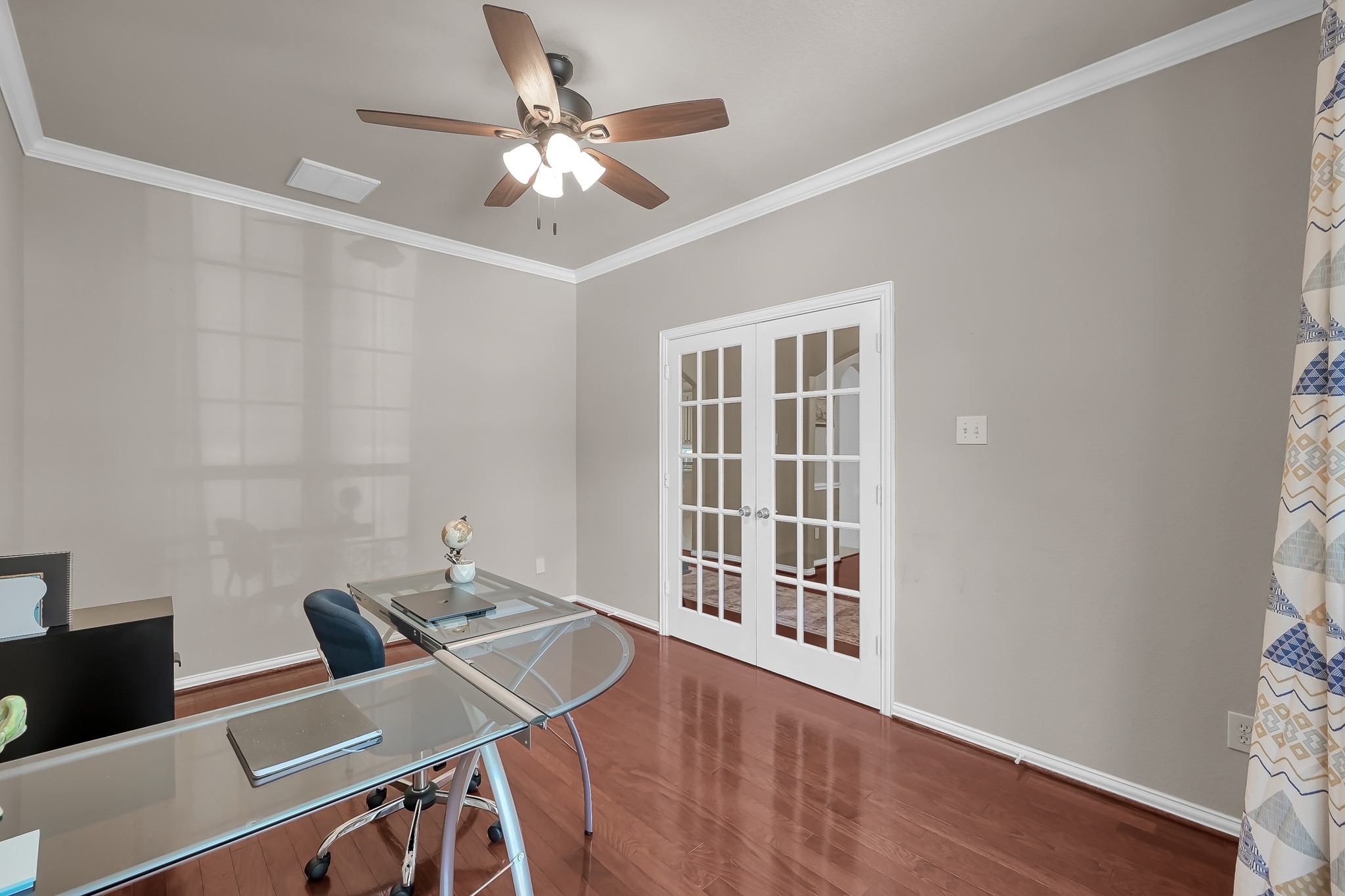 14730 Ramblebrook Humble, TX 77396 - Photo 19 of 48 a workspace with furniture and a window