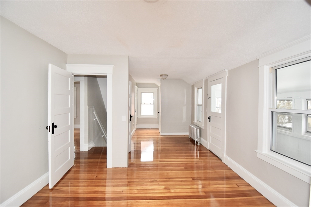 34 Castle Street Springfield, MA 01118 - Photo 25 of 39