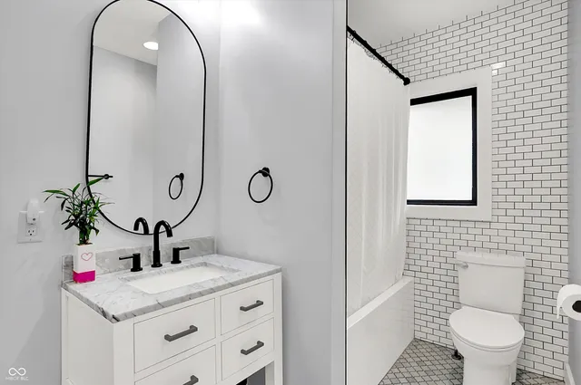 $599,000 | 206 East 51st Street, Indianapolis, IN 46205