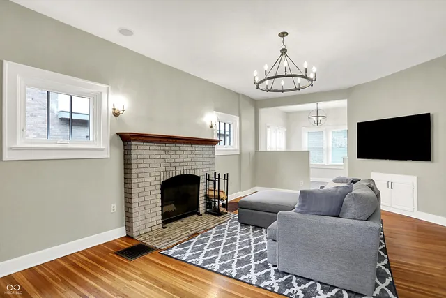 $599,000 | 206 East 51st Street, Indianapolis, IN 46205