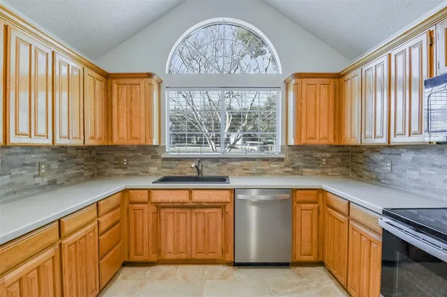 $399,900 | 6913 Aspen Wood Trail, Fort Worth, TX 76132