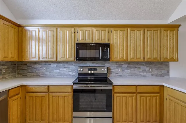 $399,900 | 6913 Aspen Wood Trail, Fort Worth, TX 76132