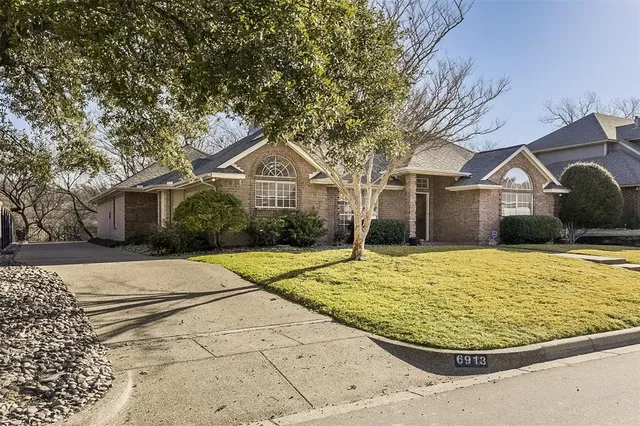 $399,900 | 6913 Aspen Wood Trail, Fort Worth, TX 76132