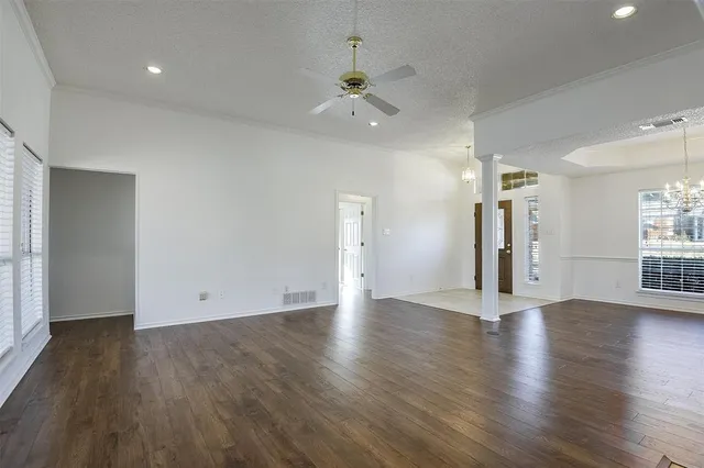 $399,900 | 6913 Aspen Wood Trail, Fort Worth, TX 76132