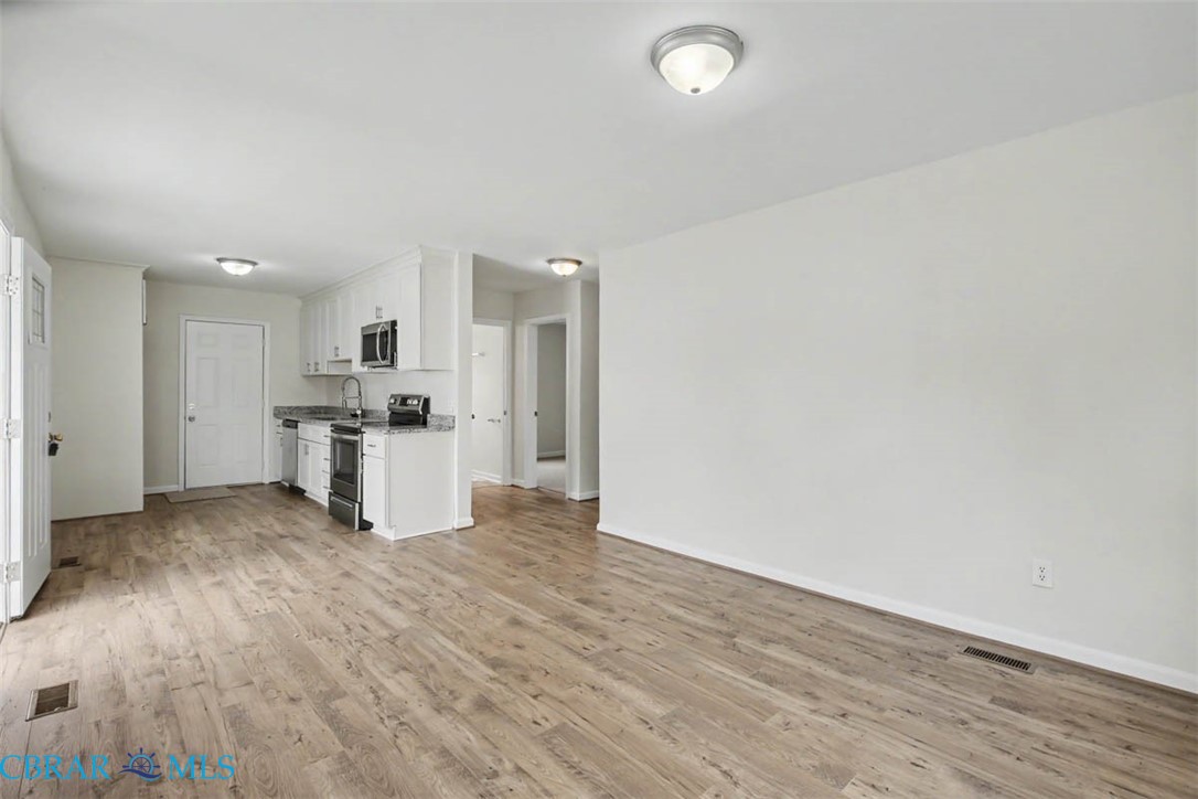 615 Bell Street Hampton, VA 23661 - Photo 8 of 32