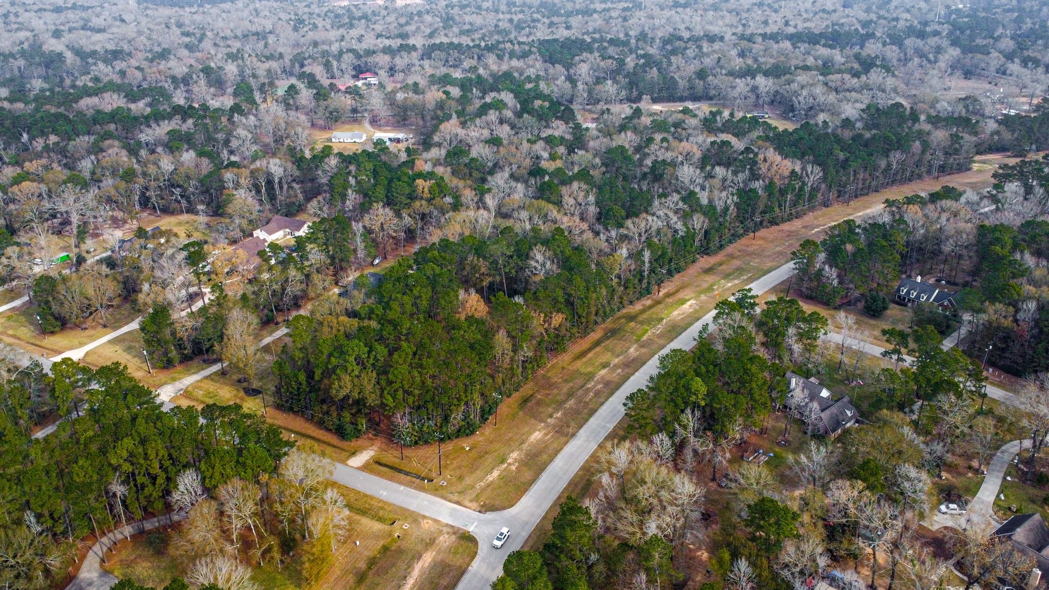 235 Lake Commons Court Huffman, TX 77336 - Photo 2 of 21