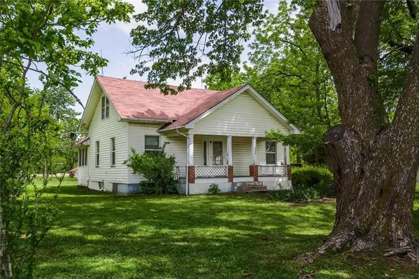 $349,900 | 1405 Highway 59, Princeton, KS 66078